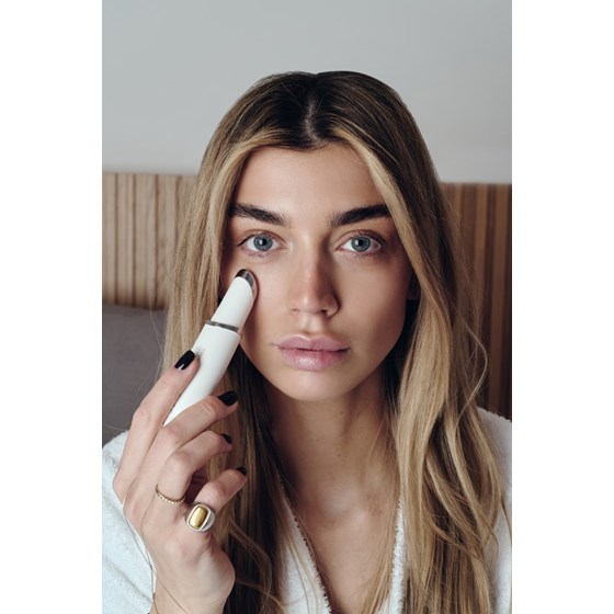 Masažer za područje oko očiju BEEA Beauty, Hot, LED, Vibracija, bijeli