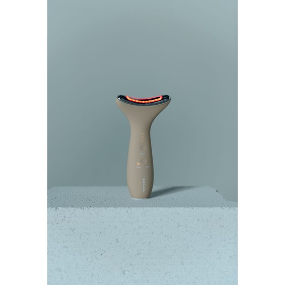 Uređaj za lifting lica i vrata BEEA Sculpta 4 u 1, EMS · LED · toplinska · vibracijska terapija